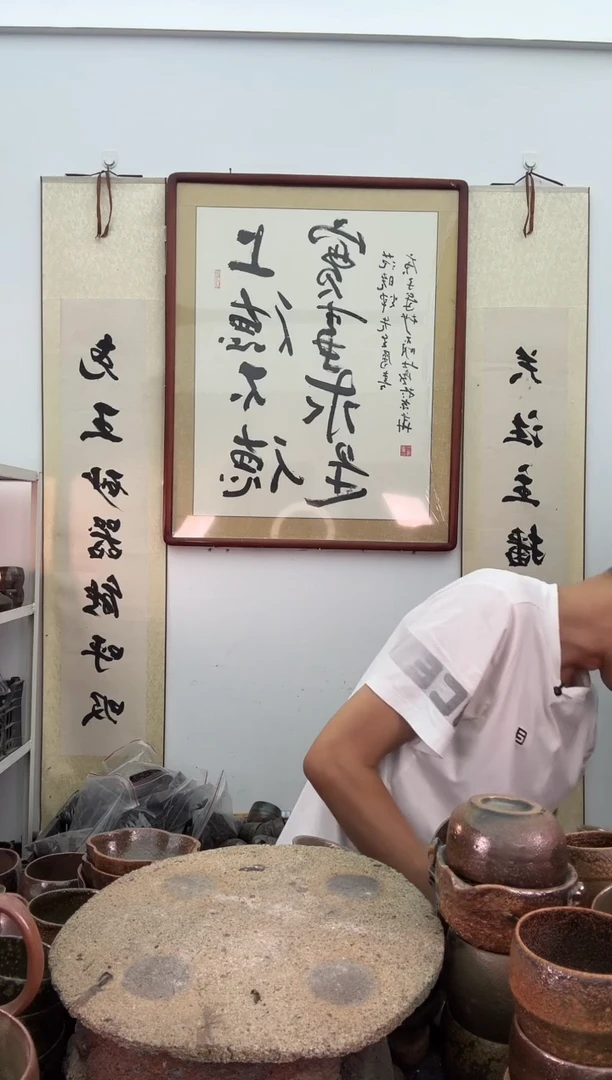 瑕疵红色马克杯400毫升盖子