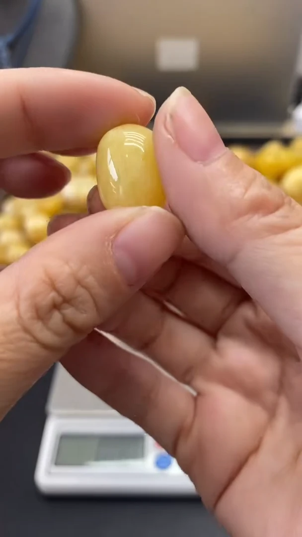 琥珀未镶嵌珠宝奇石971