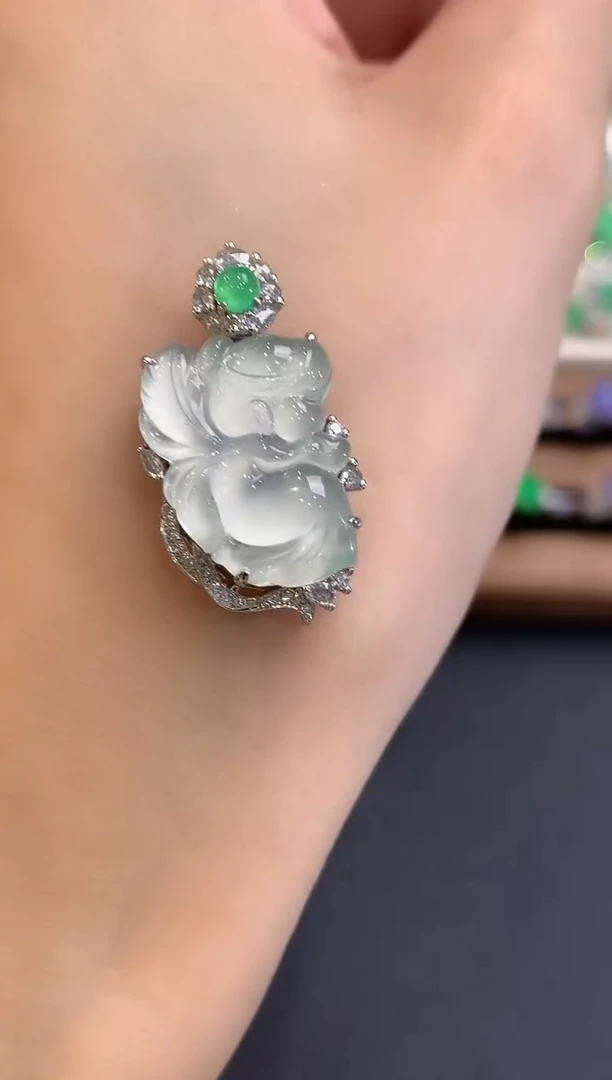 吊坠(不含链)18K金镶嵌翡翠a115