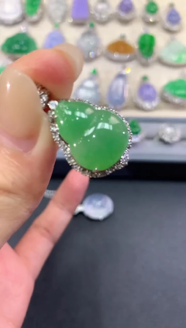 【闪购商品】翡翠吊坠(不含链)18K金镶嵌a96