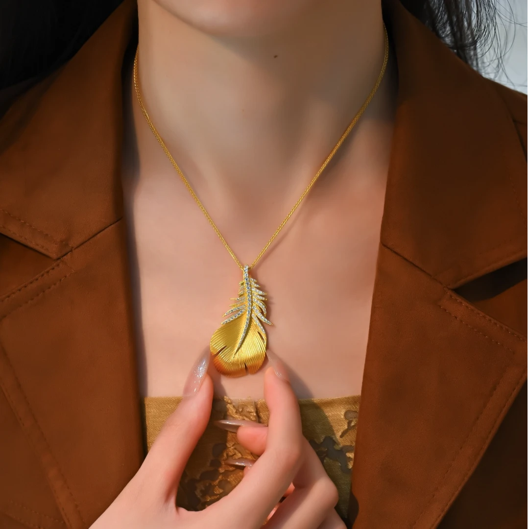 【今玉福】足金999点钻拉丝羽毛吊坠新款磨砂丘比特之羽吊坠F