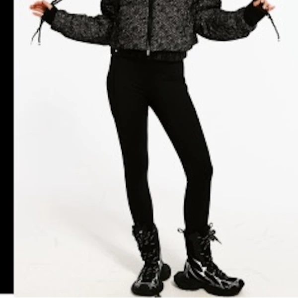 FENGGY葛凤｜短款时尚透气女装黑色瑜伽裤舒适外套运动休闲穿搭