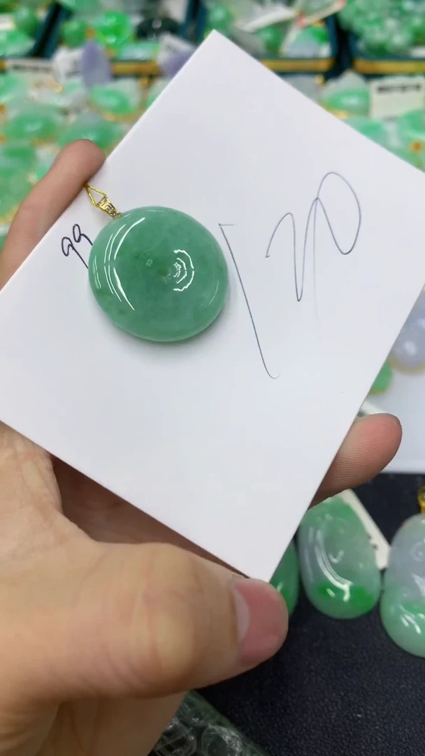 翡翠18K金镶嵌颈饰111111111