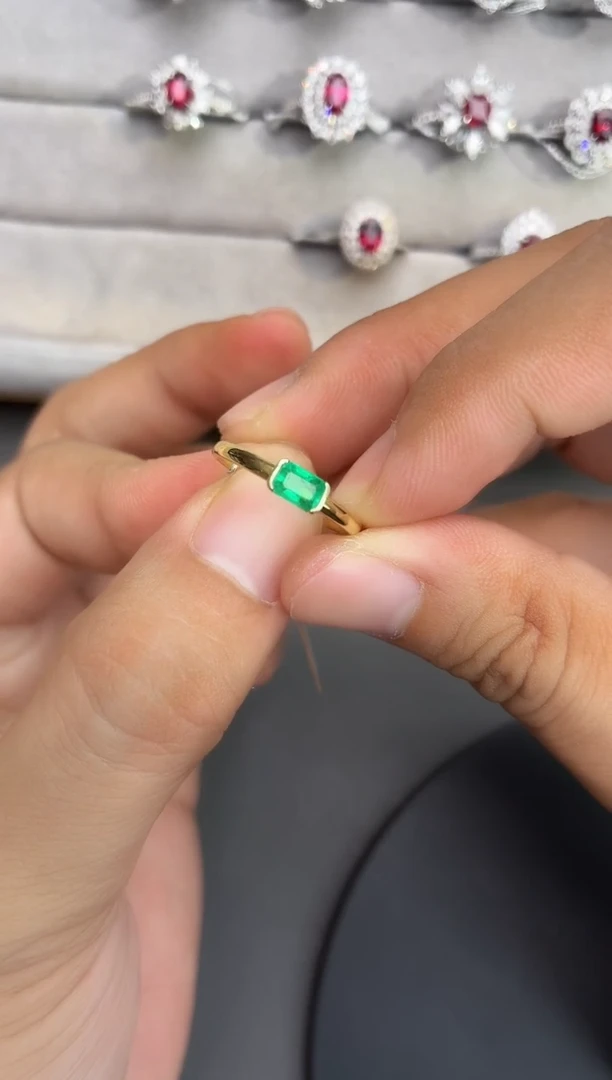 18K金镶嵌戒指祖母绿0.45ct/七天鉴赏