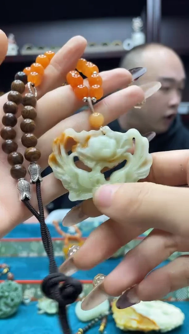 未镶嵌岫玉吊坠·