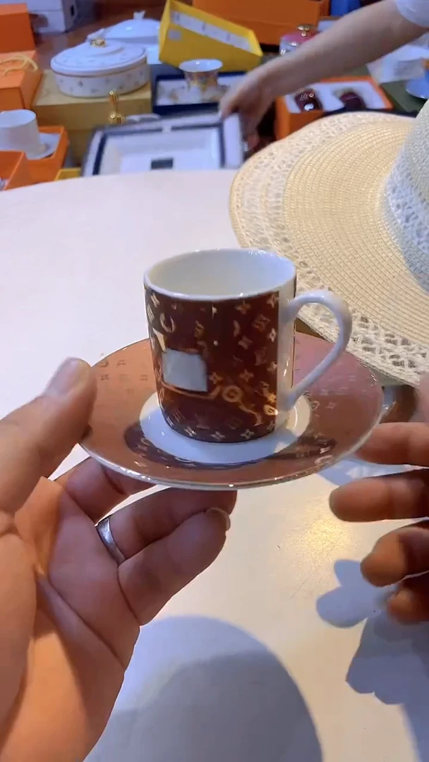 鸿辉家品牌瓷器，京东包邮！