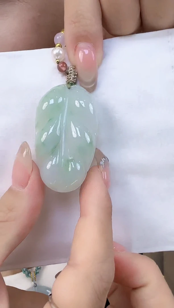 吊坠(不含链)未镶嵌翡翠叶子（送绳）