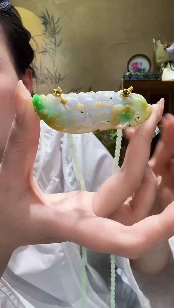 颈饰未镶嵌翡翠吊坠