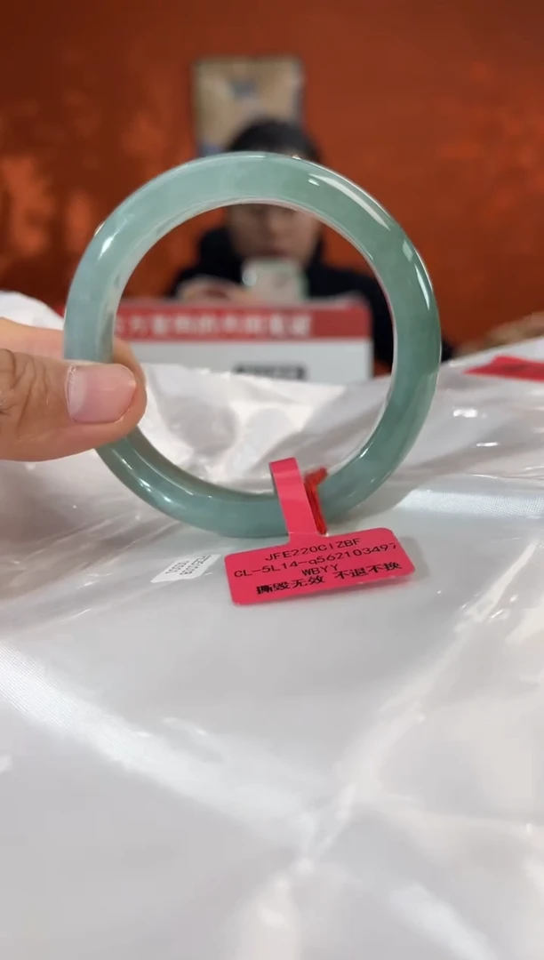 未镶嵌手镯翡翠翡翠手镯