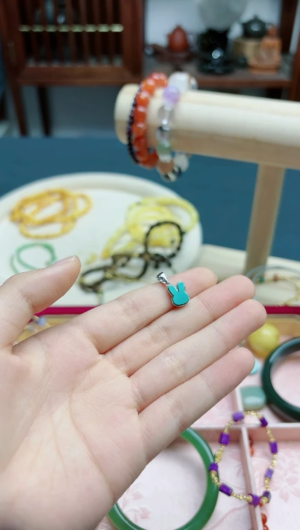 绿松石银S925镶嵌吊坠S925银松石兔子吊坠SH多样发一赠链