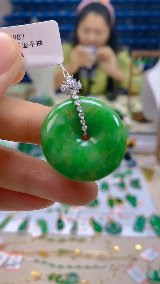 颈饰18K金镶嵌翡翠新号开播 全场乱卖