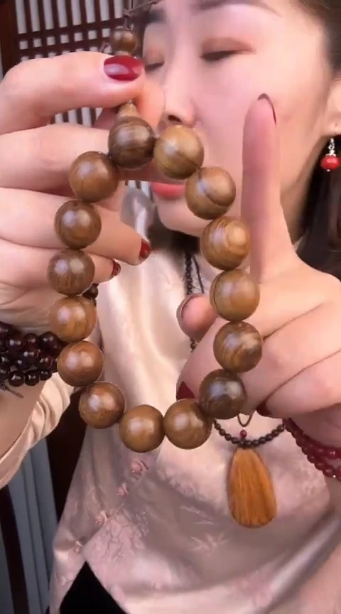 【闪购商品】木檀香花梨卡1.5手串