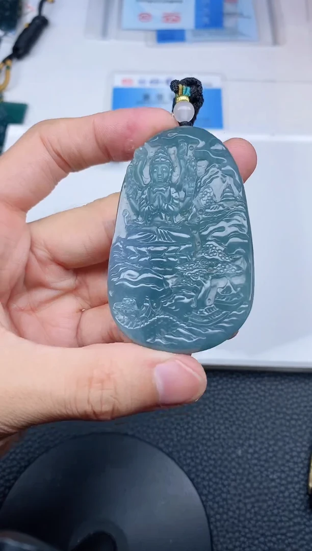 颈饰未镶嵌翡翠