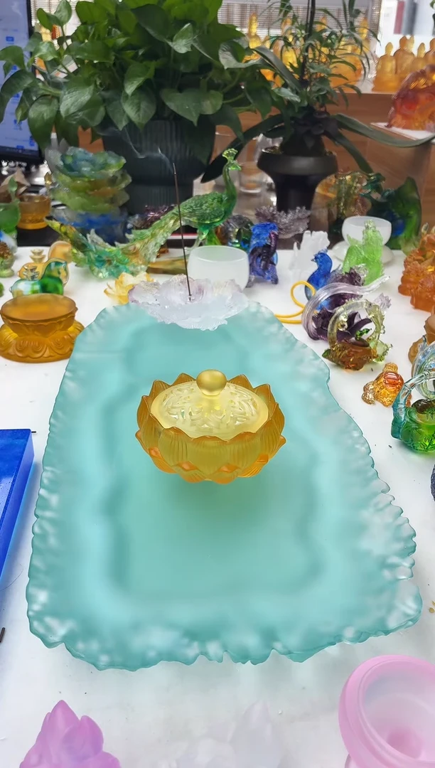 手工艺品琉璃琥珀色莲花香炉10*7*7.5公分