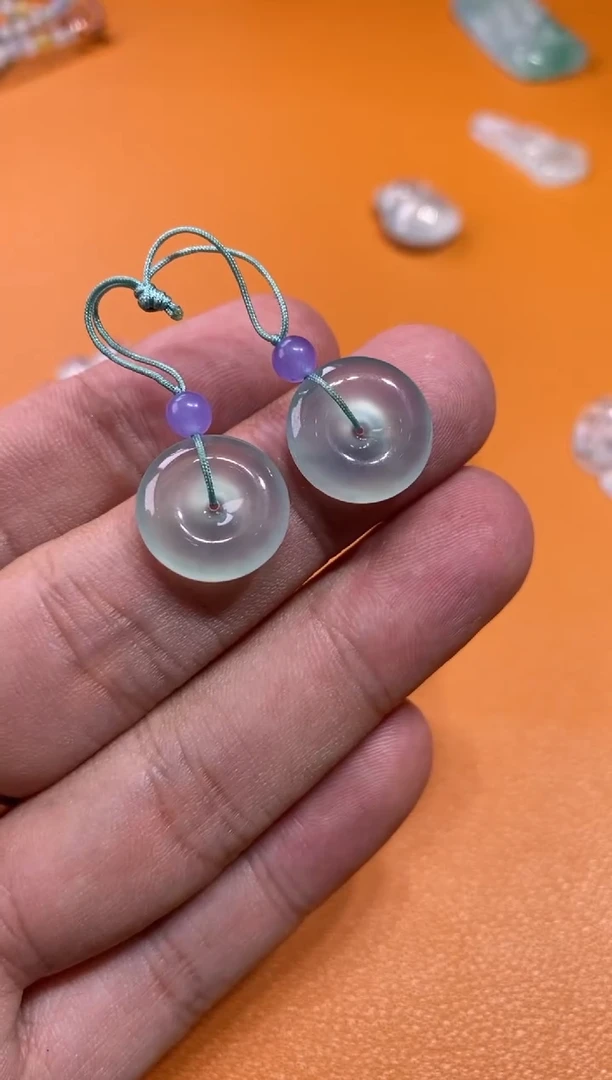 翡翠挂件未镶嵌扣子6800