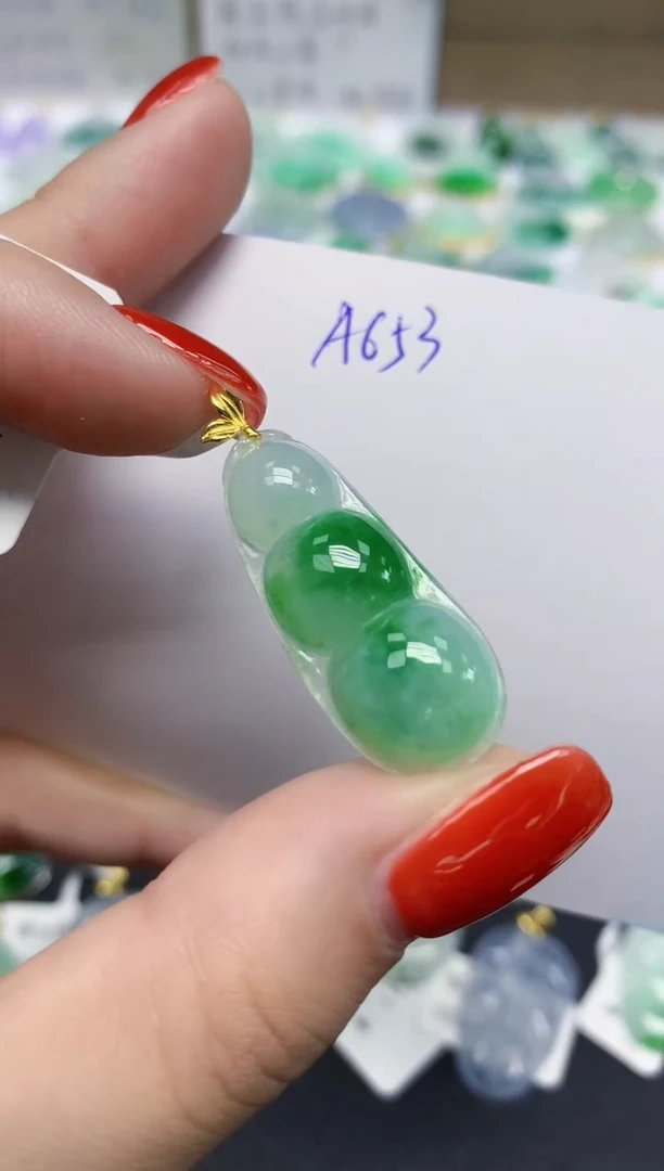 颈饰18K金镶嵌翡翠天然缅甸翡翠A货翡翠百元以上9元证书费自理