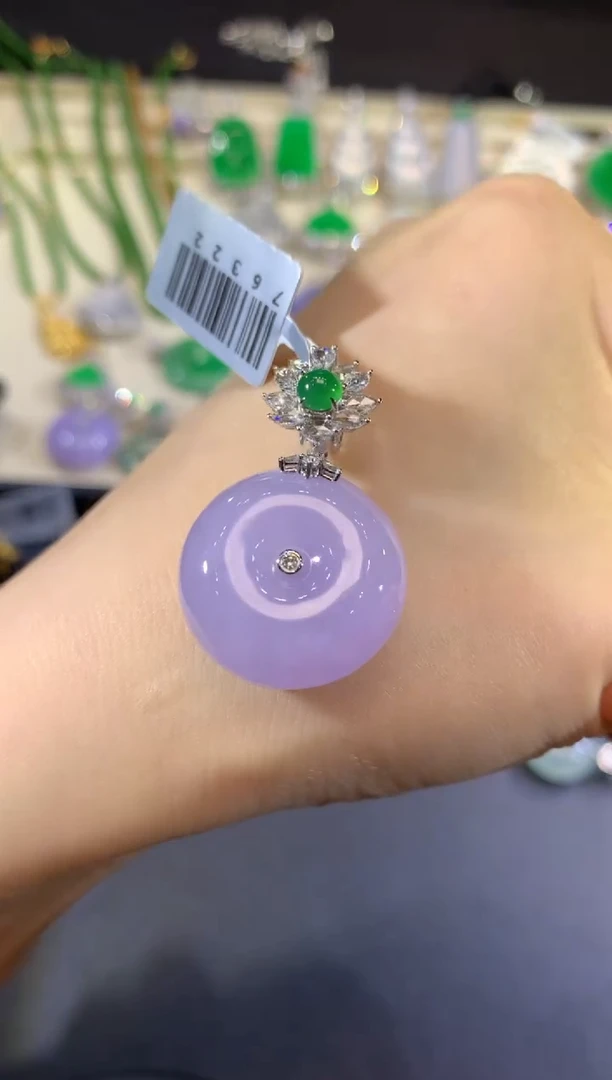 吊坠(不含链)18K金镶嵌翡翠85-扣子