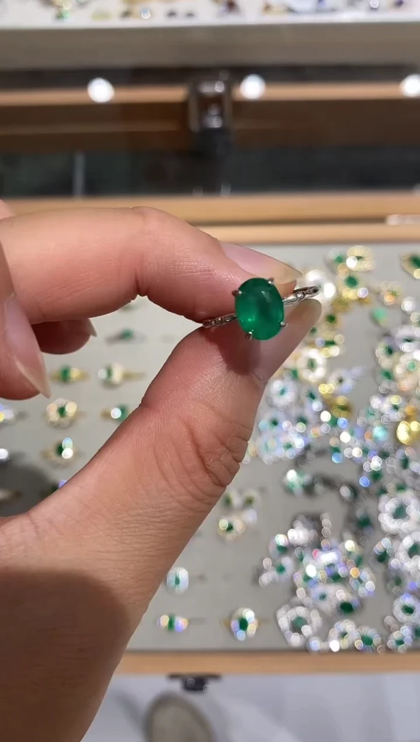 银S925镶嵌戒指祖母绿戒指