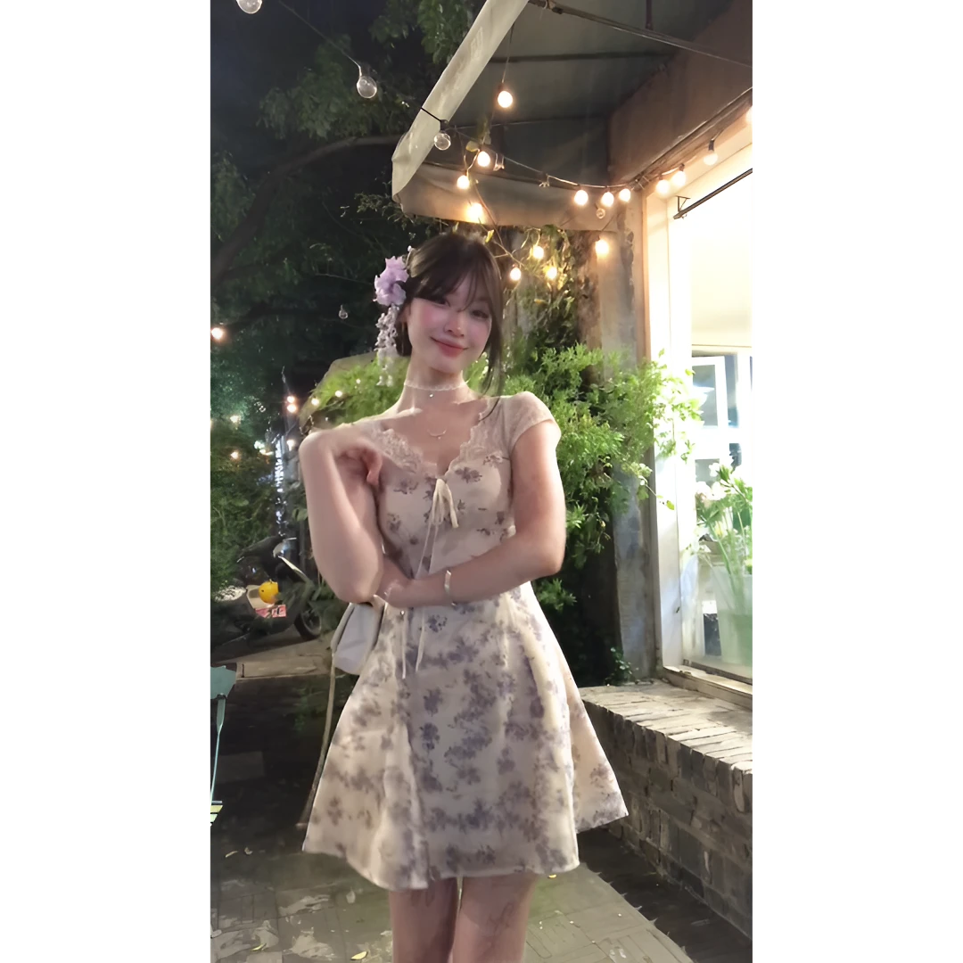 MARIE.COCO初恋碎花法式绝美连衣裙夏季蕾丝拼接V领系带修身裙子