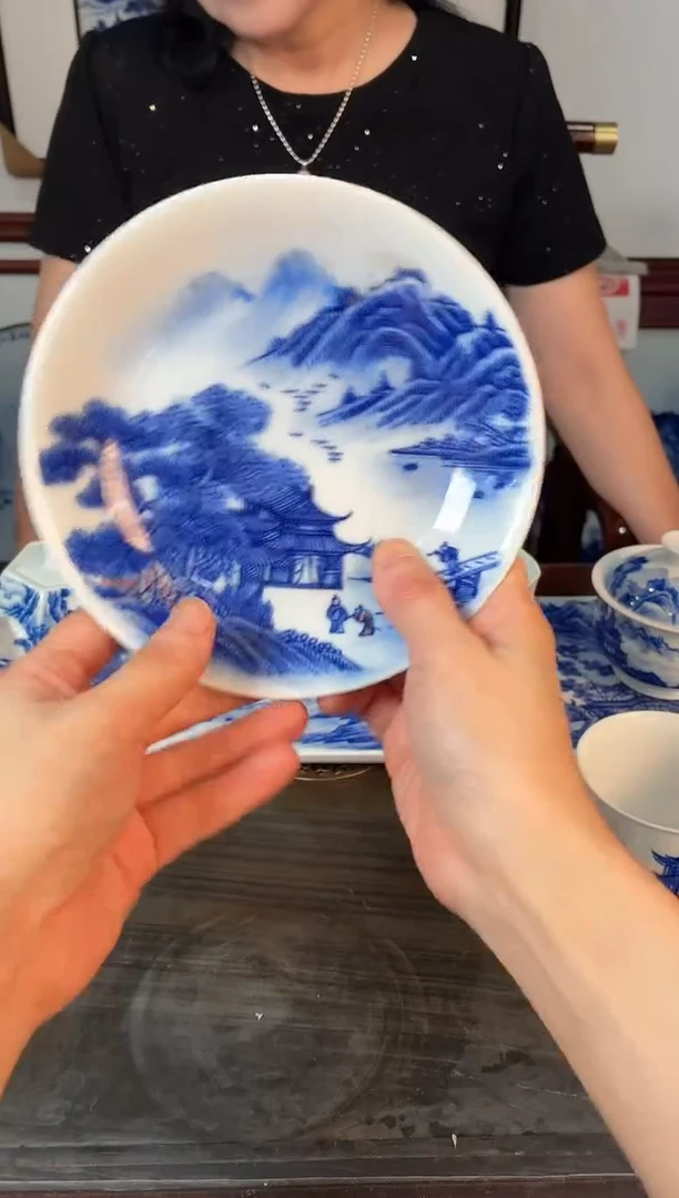 瓷片吴小琴