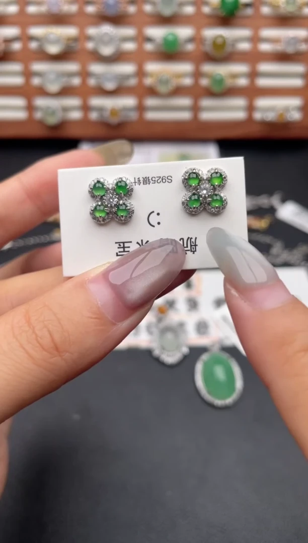 翡翠银S925镶嵌耳饰一物一证一礼盒