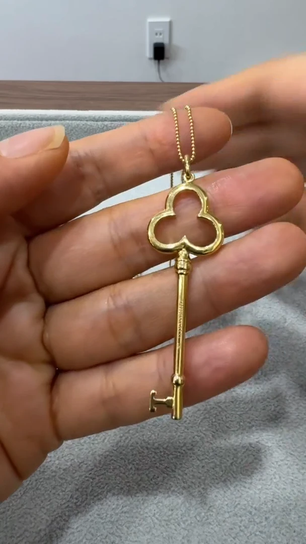 颈饰18K金镶嵌钻石项链