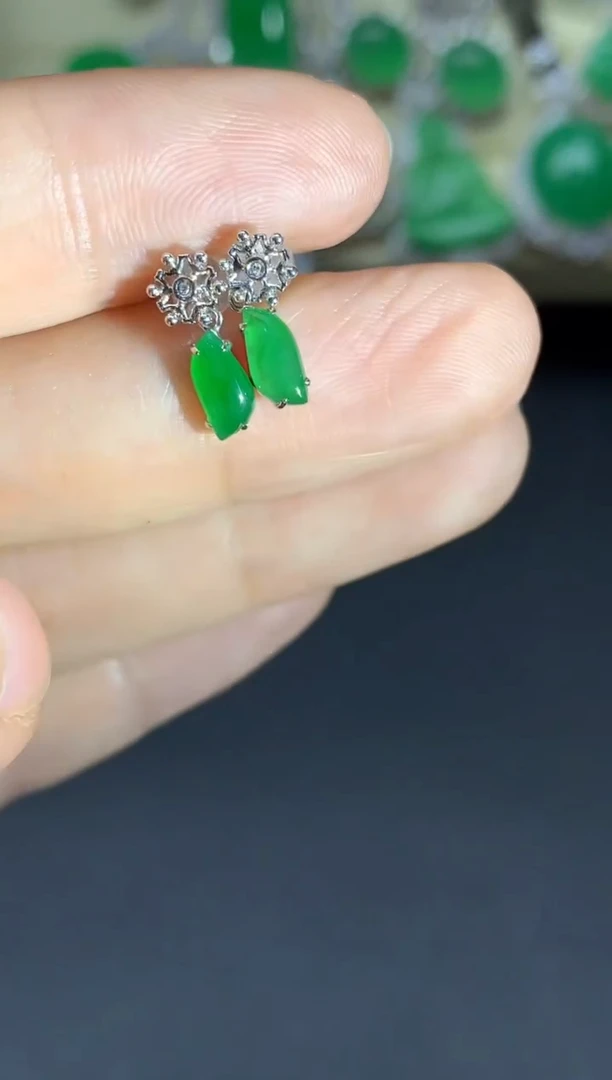 颈饰18K金镶嵌翡翠397-中国好珍宝