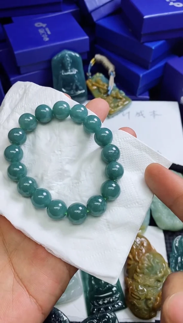 翡翠未镶嵌颈饰静*