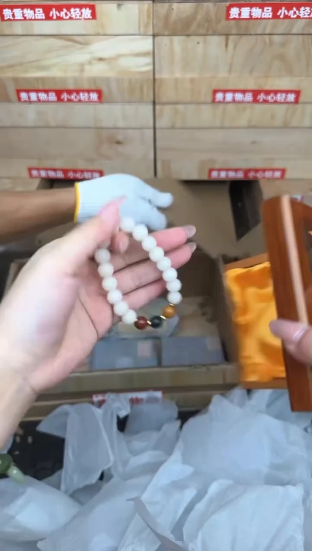 白玉菩提三色顶珠商品链接@@sp012