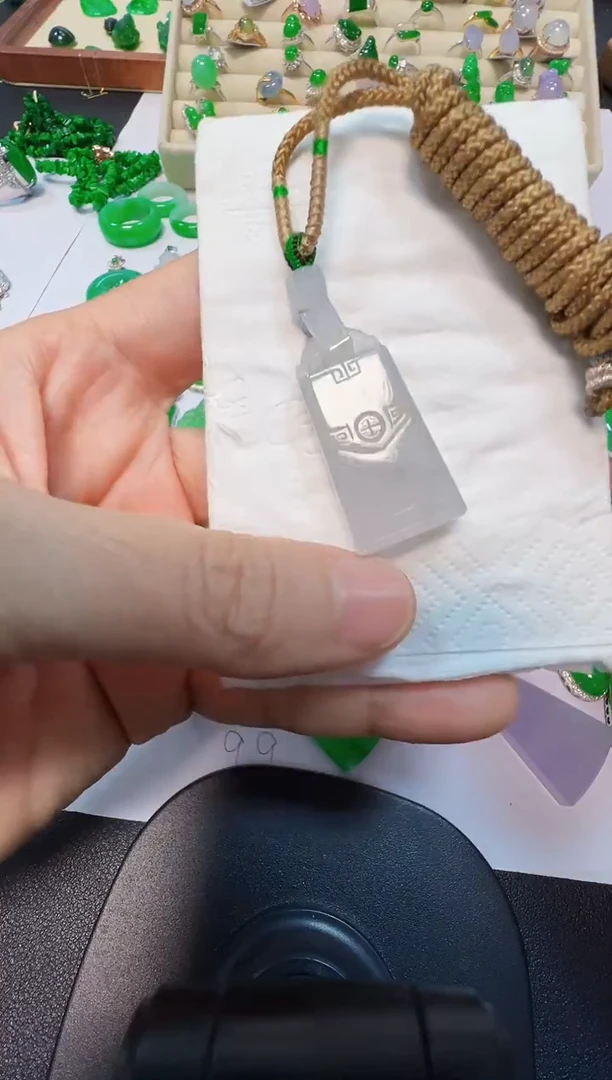 吊坠(不含链)未镶嵌翡翠980