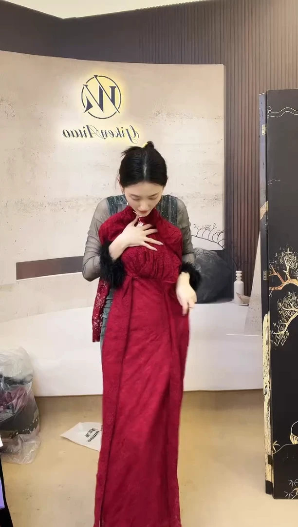 酒红色蕾丝长裙-S码