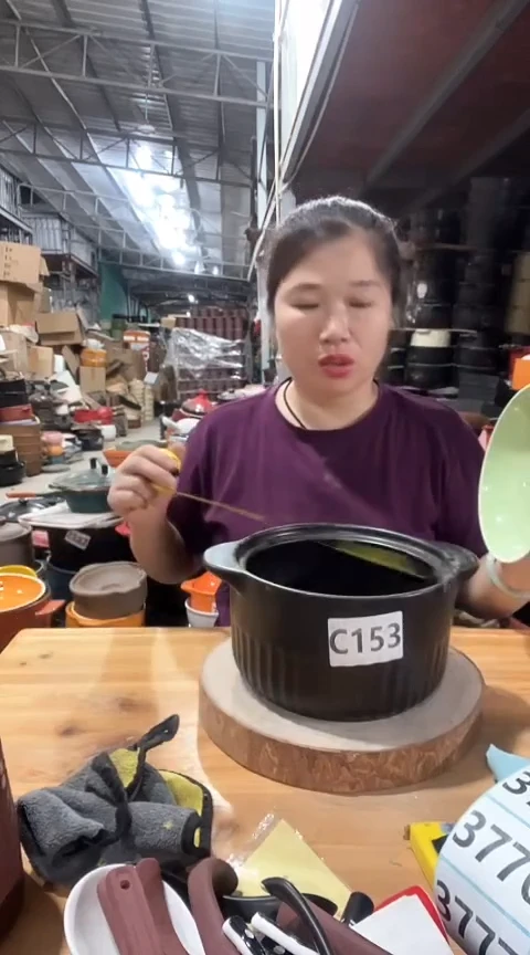 c153瑕疵黑锅带盖