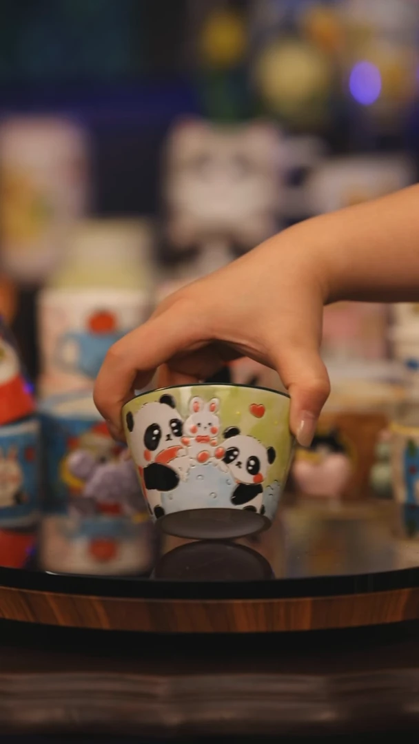 【闪购商品】摆件景德镇釉下彩绘设计师款式陶瓷