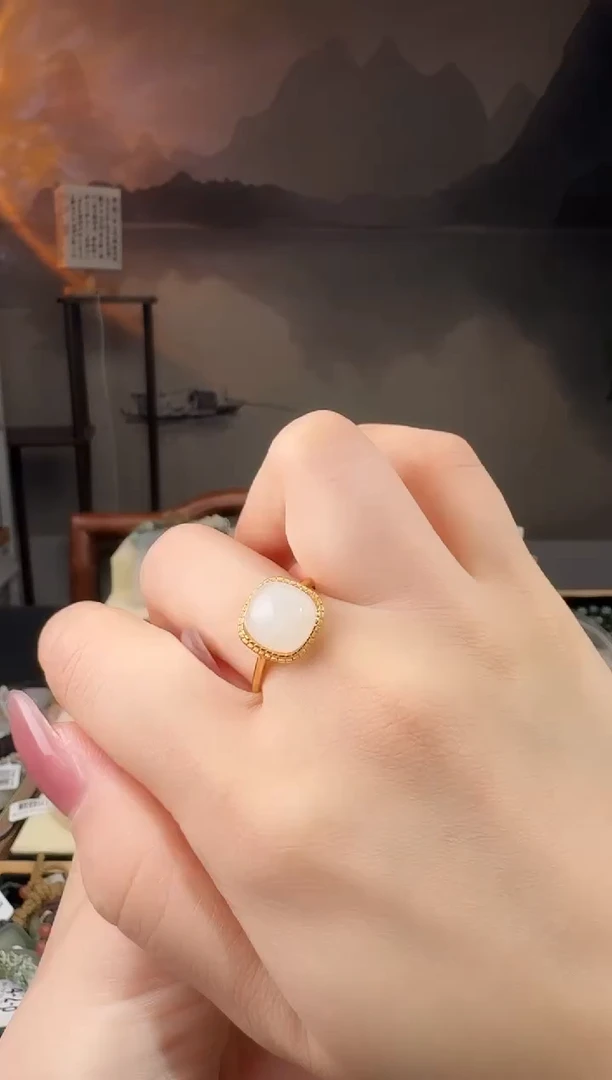 未镶嵌戒指和田玉戒指