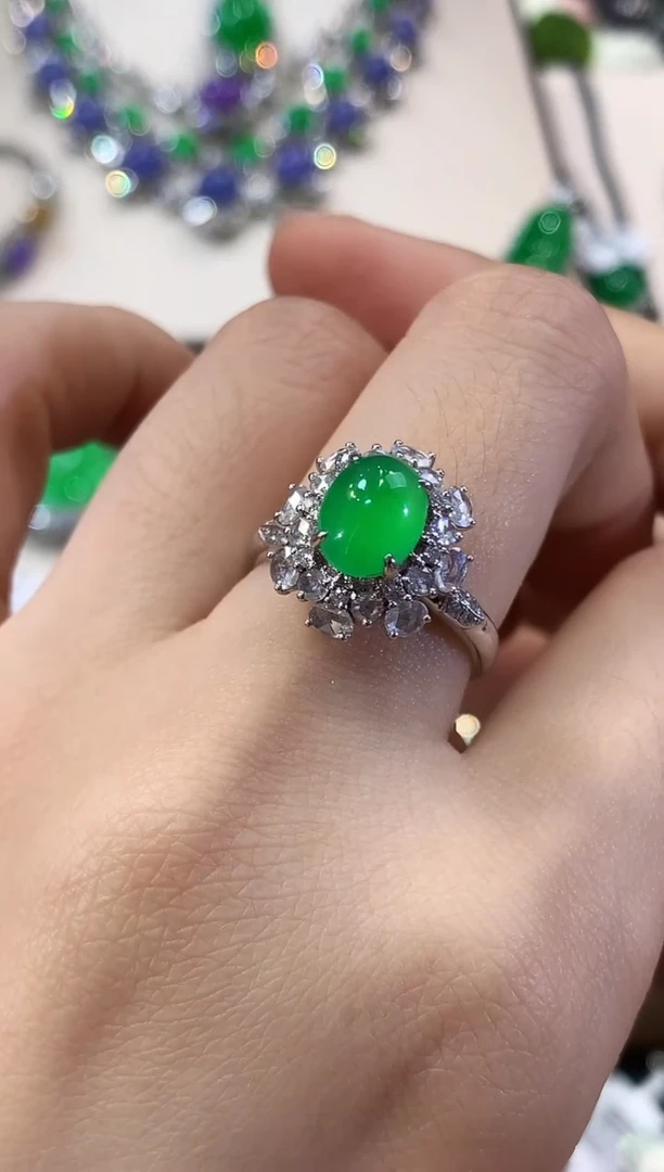 18K金镶嵌戒指翡翠D138