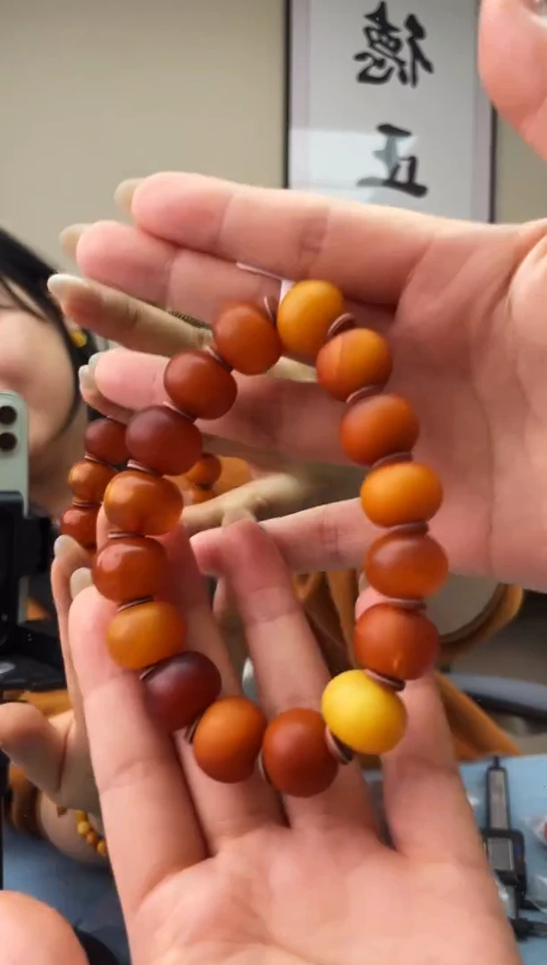 琥珀未镶嵌珠宝奇石T0微瑕假一罚十，多样性发一件