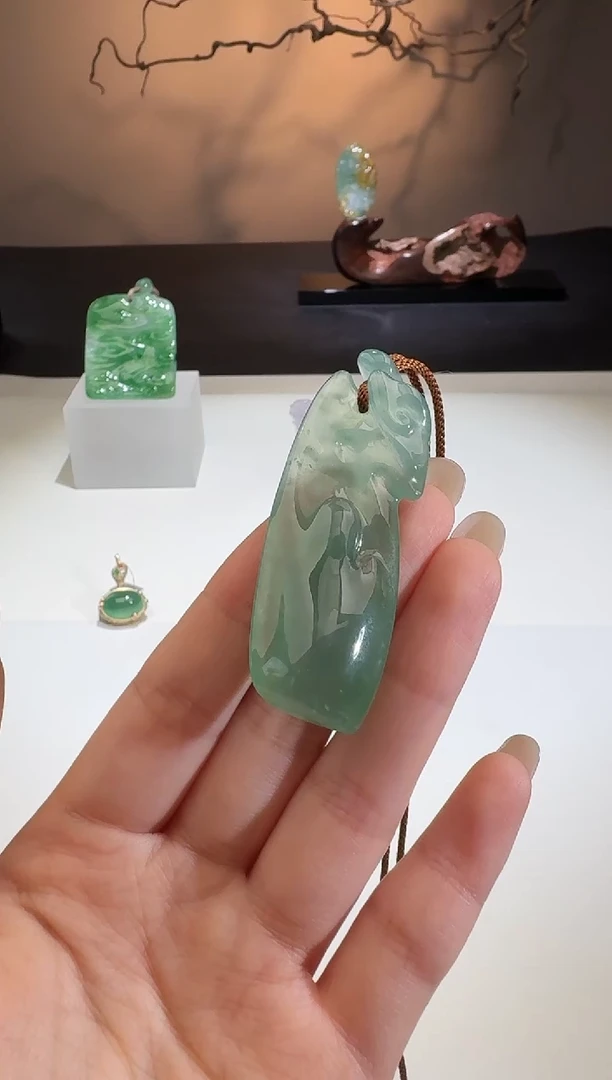 【闪购商品】翡翠颈饰未镶嵌【鑫鑫】