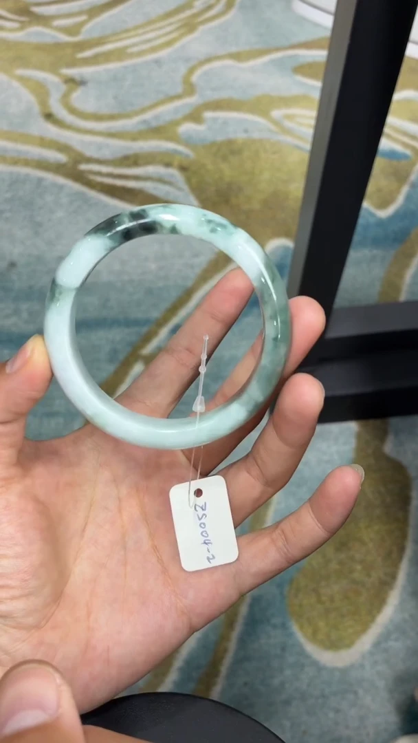 翡翠手镯未镶嵌天然缅甸翡翠