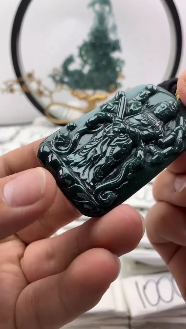 翡翠未镶嵌颈饰千手