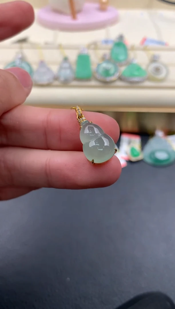 【闪购商品】翡翠颈饰18K金镶嵌A834