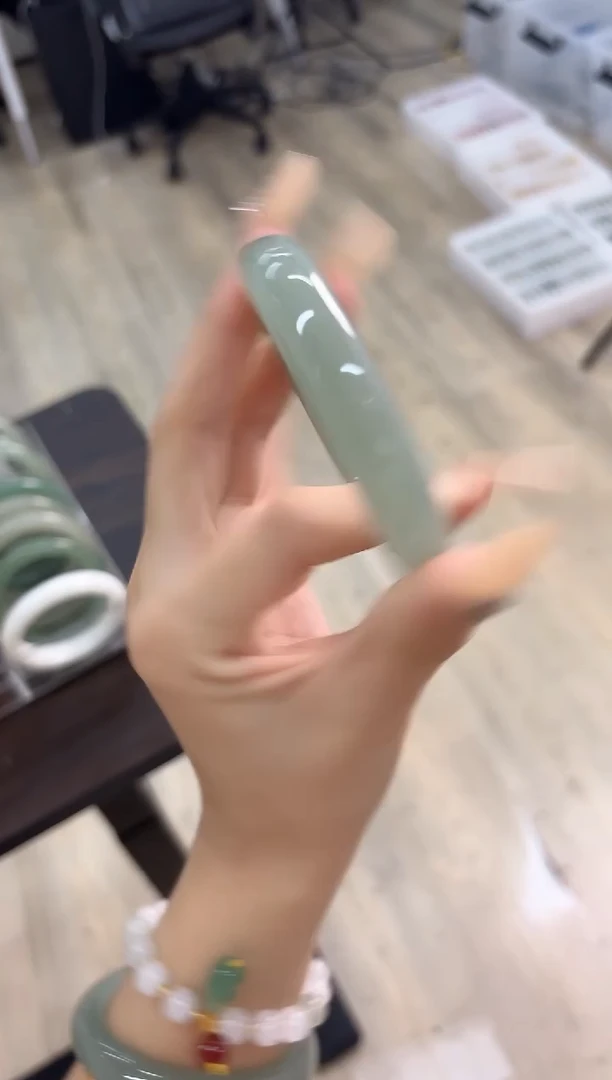 未镶嵌手镯石英质玉382-56D