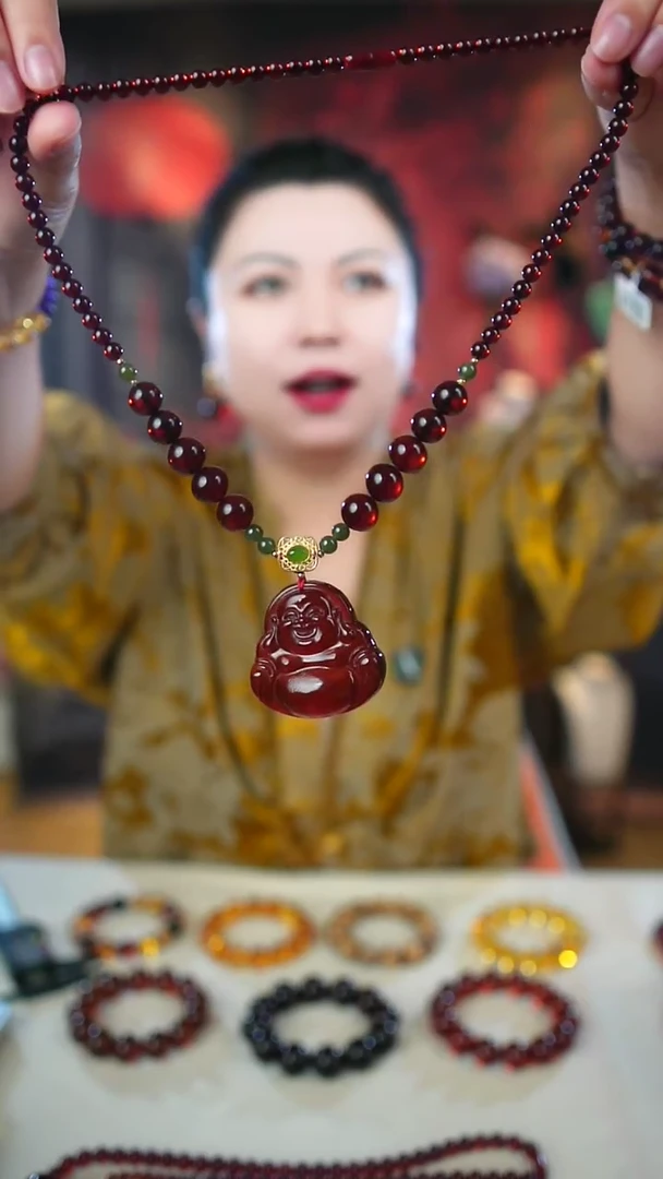 【闪购商品】琥珀颈饰未镶嵌血珀佛公