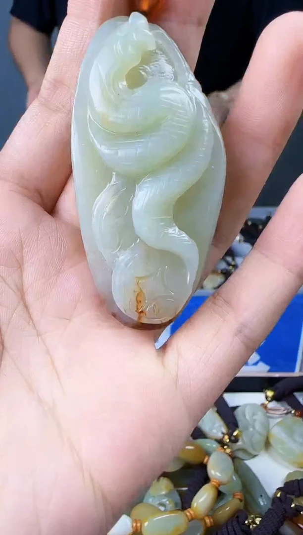 和田玉未镶嵌颈饰1