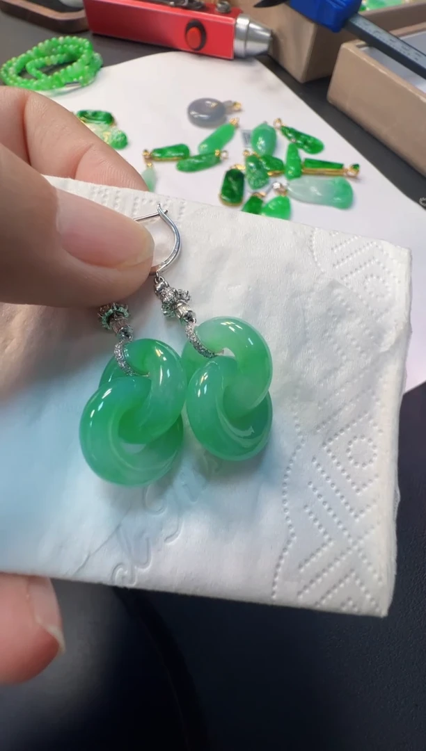 翡翠18K金镶嵌耳饰菇*25000