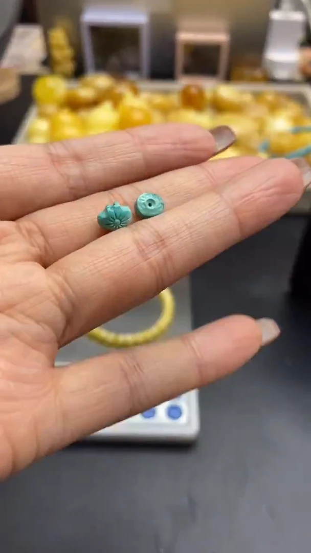 琥珀未镶嵌珠宝奇石k***酱477