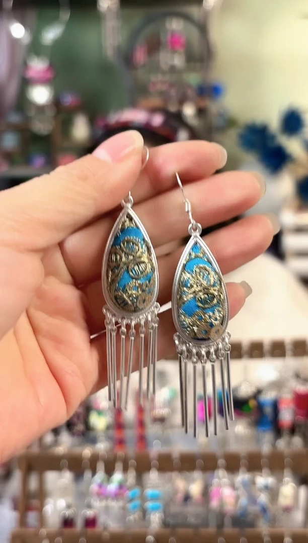 ?*儿彩云南阁非遗老绣饰品103