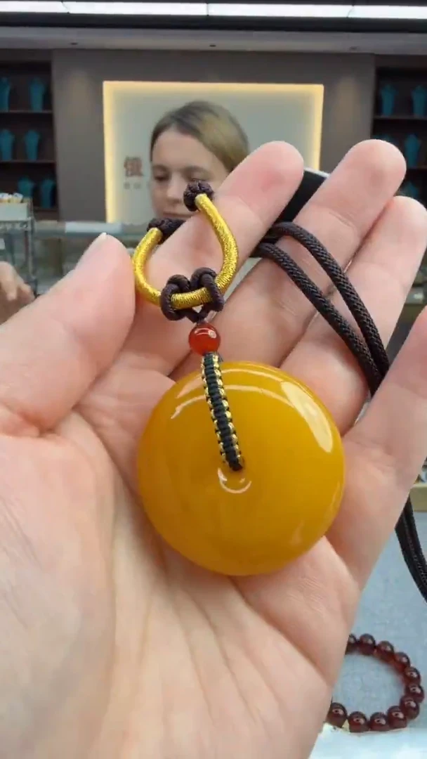 琥珀颈饰未镶嵌107秒拍号 假一罚三