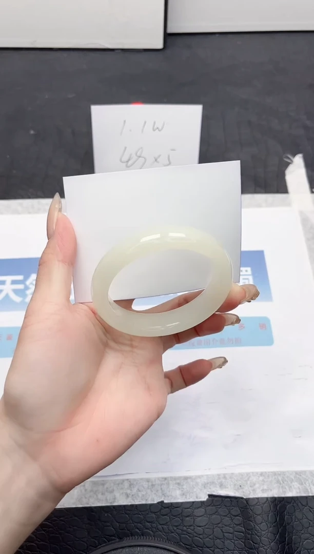 【闪购商品】石英质玉手镯未镶嵌Y114-55