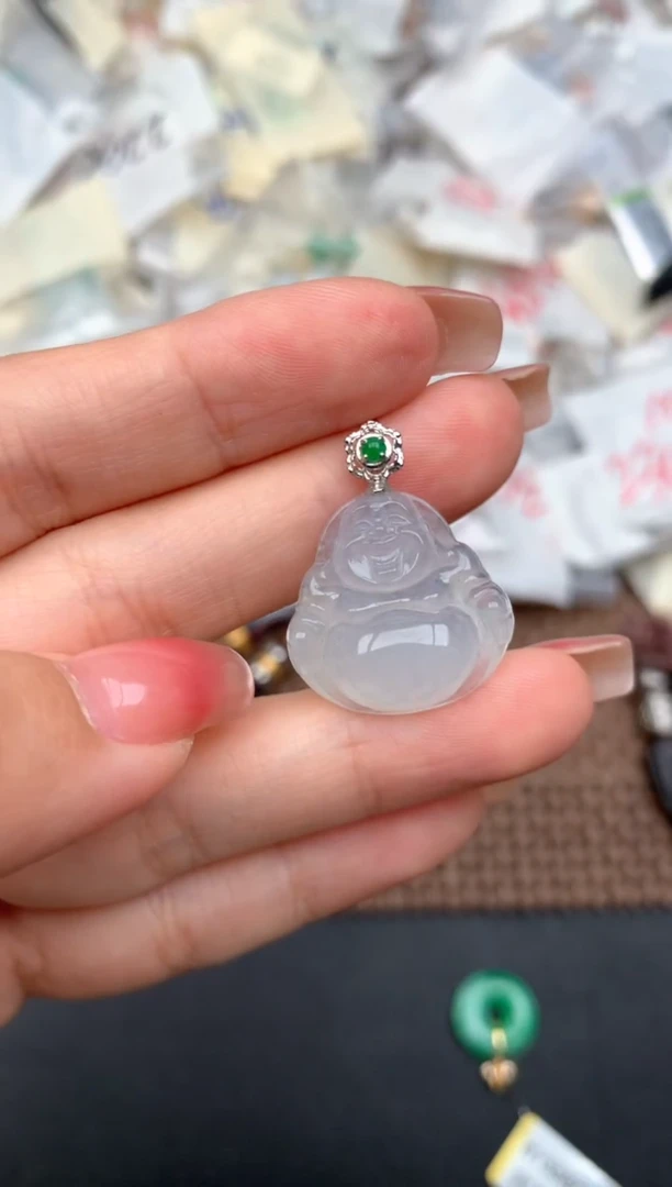 18K金镶嵌挂件翡翠1