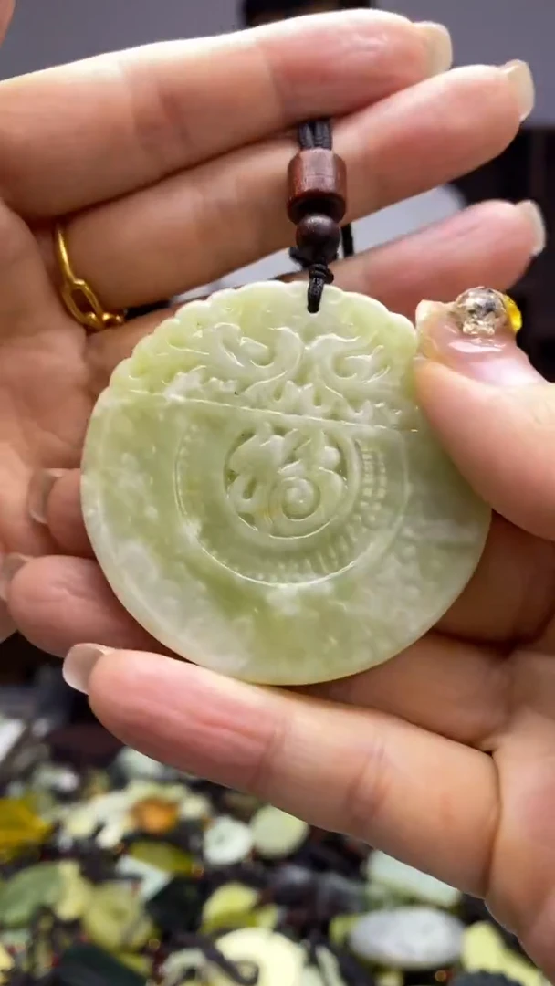 未镶嵌岫玉挂件
